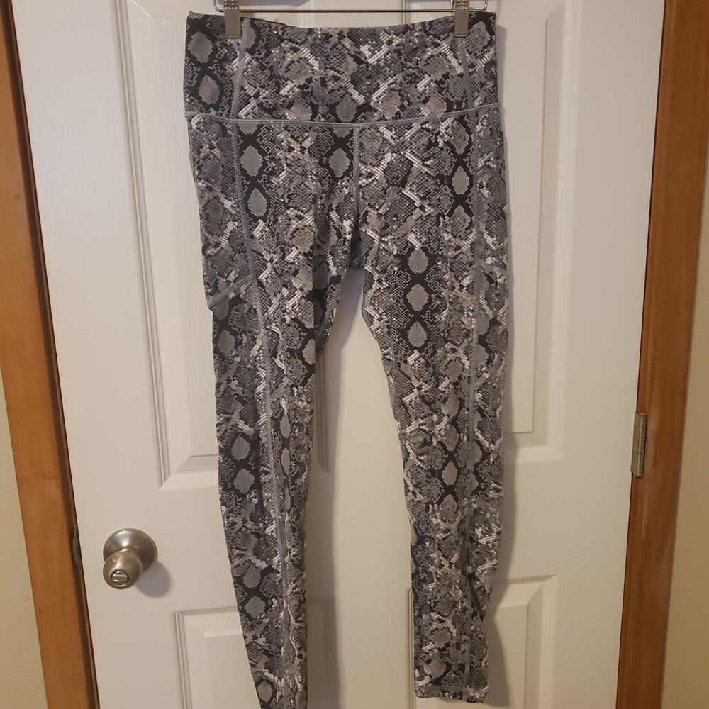 2/$10 Victoria's Secret Sport Snakeskin Print Leggings